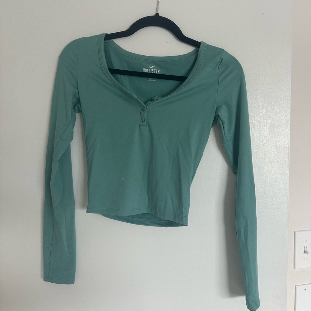 Holister long sleeve top